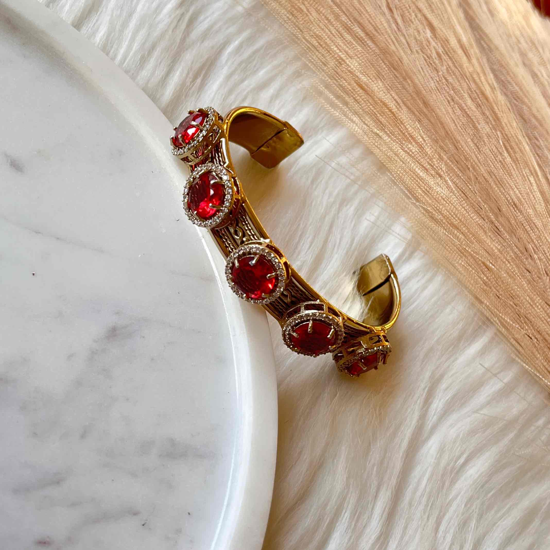 Red Majestic Motif Fusion Bangle