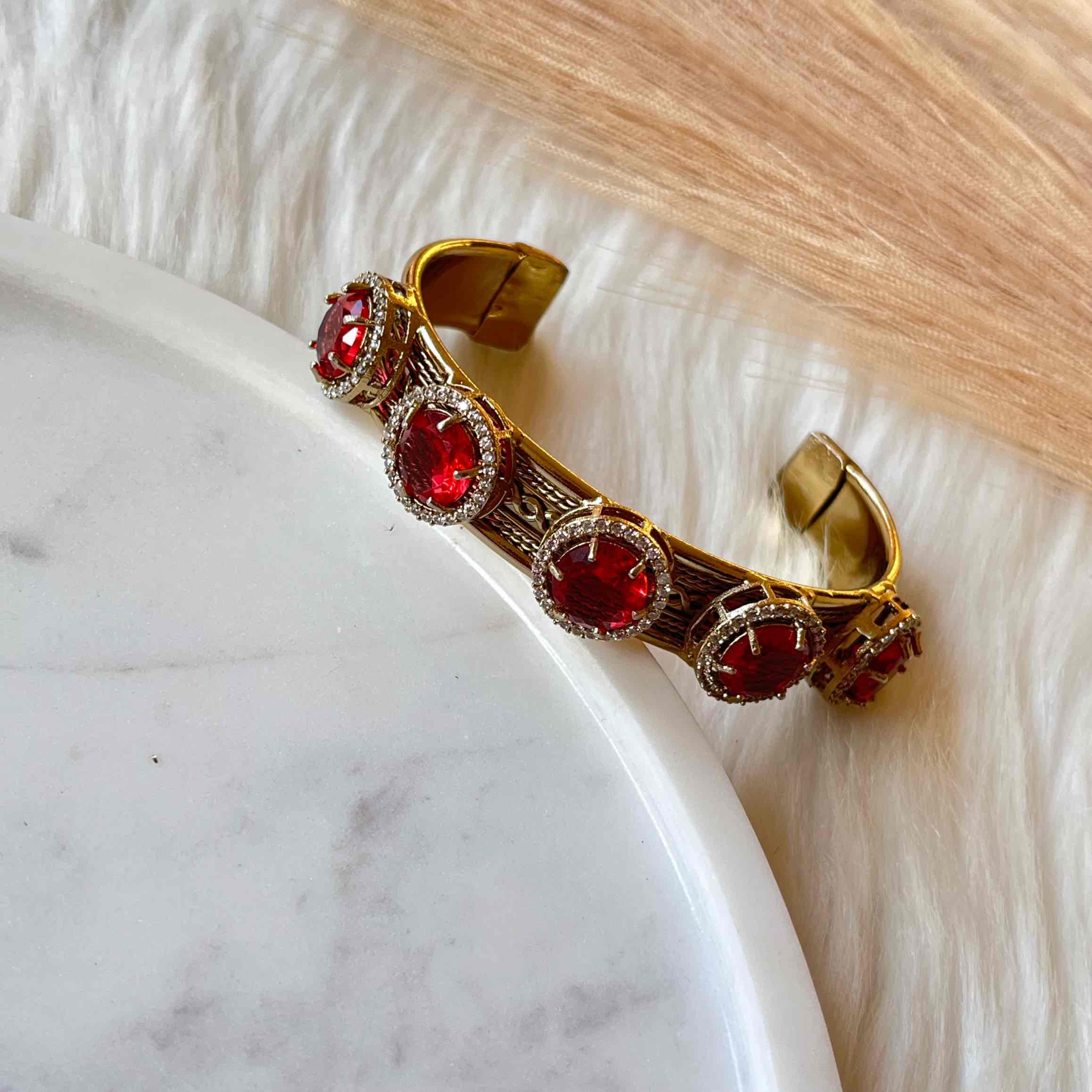 Red Majestic Motif Fusion Bangle