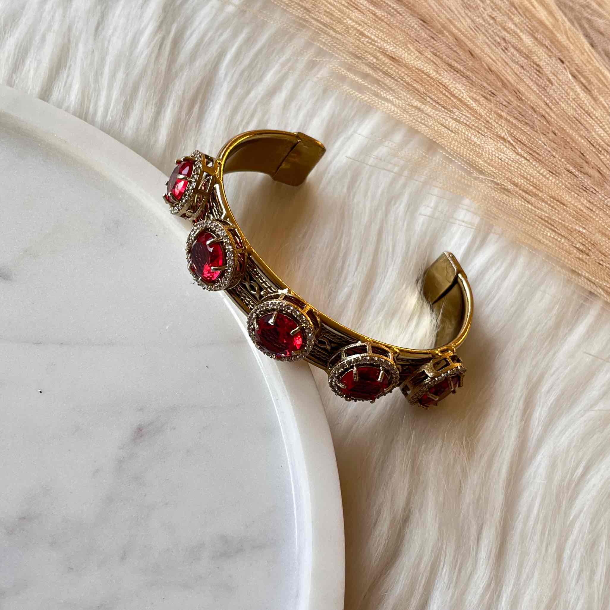 Red Majestic Motif Fusion Bangle