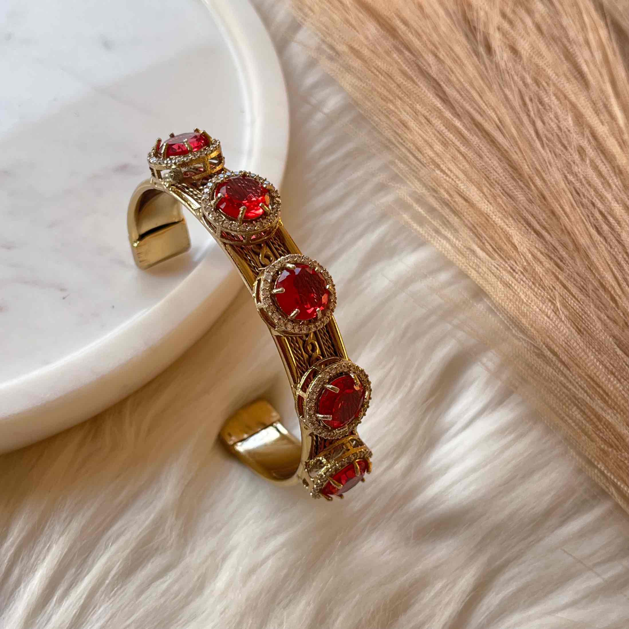 Red Majestic Motif Fusion Bangle