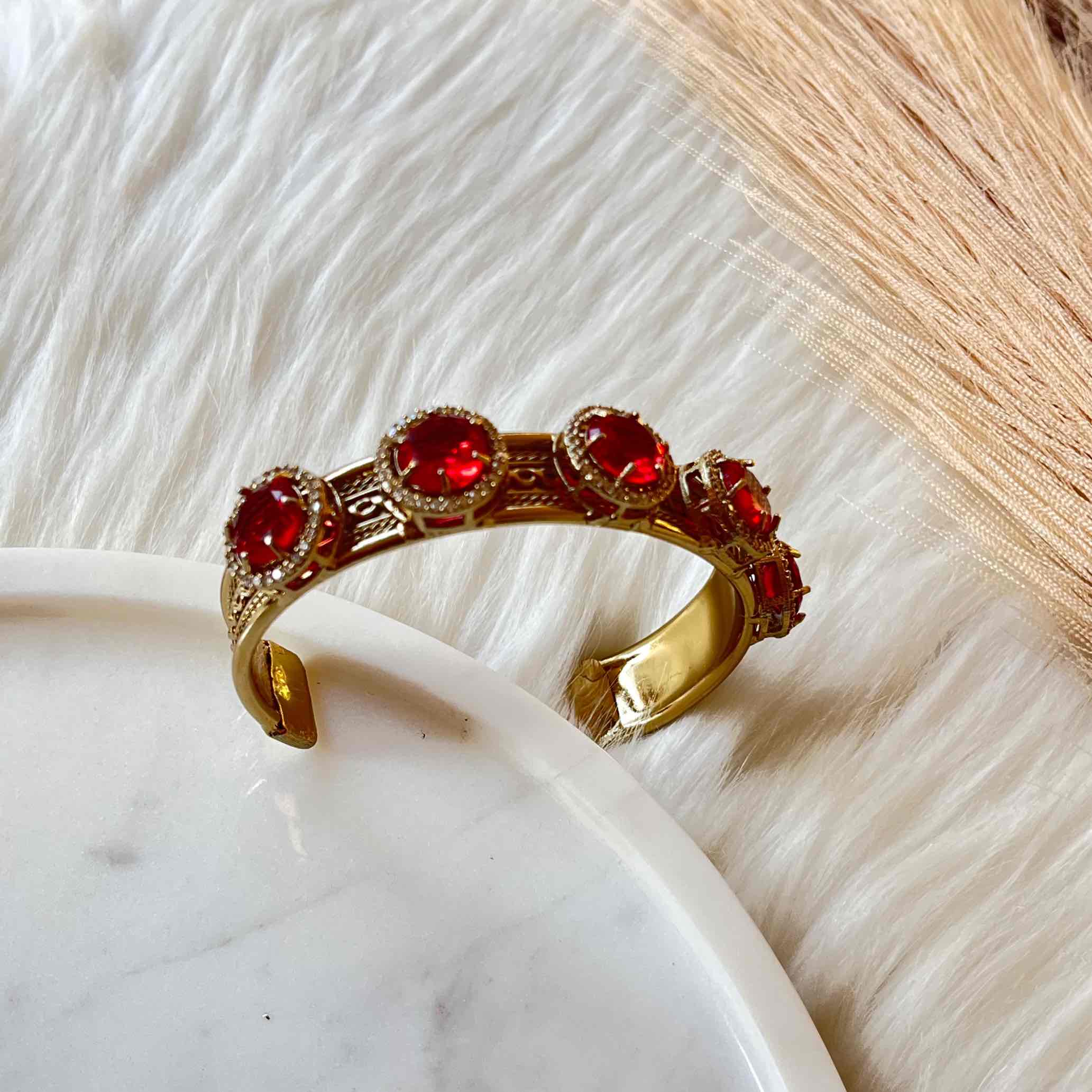 Red Majestic Motif Fusion Bangle