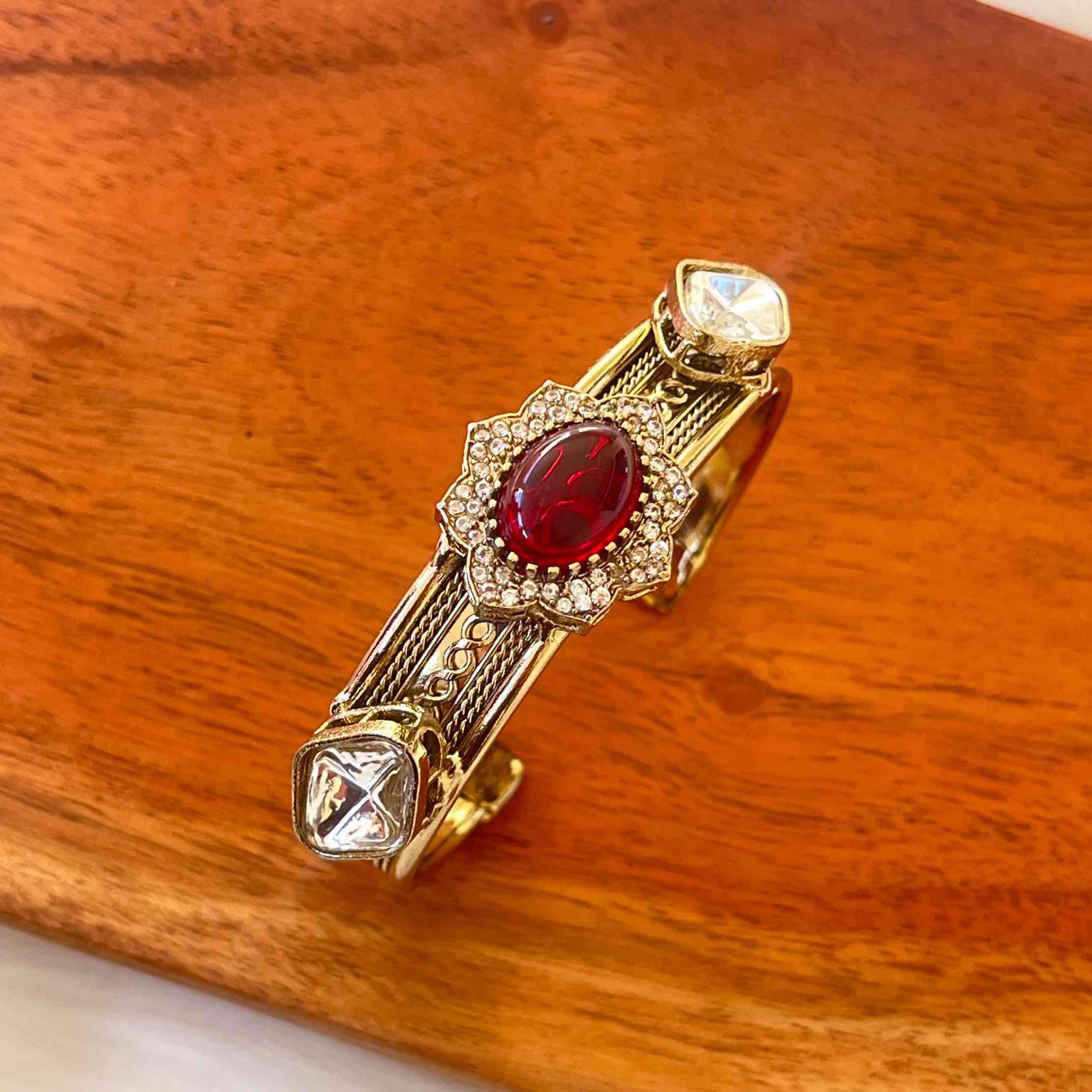 Red Linear Chic Fusion Kada