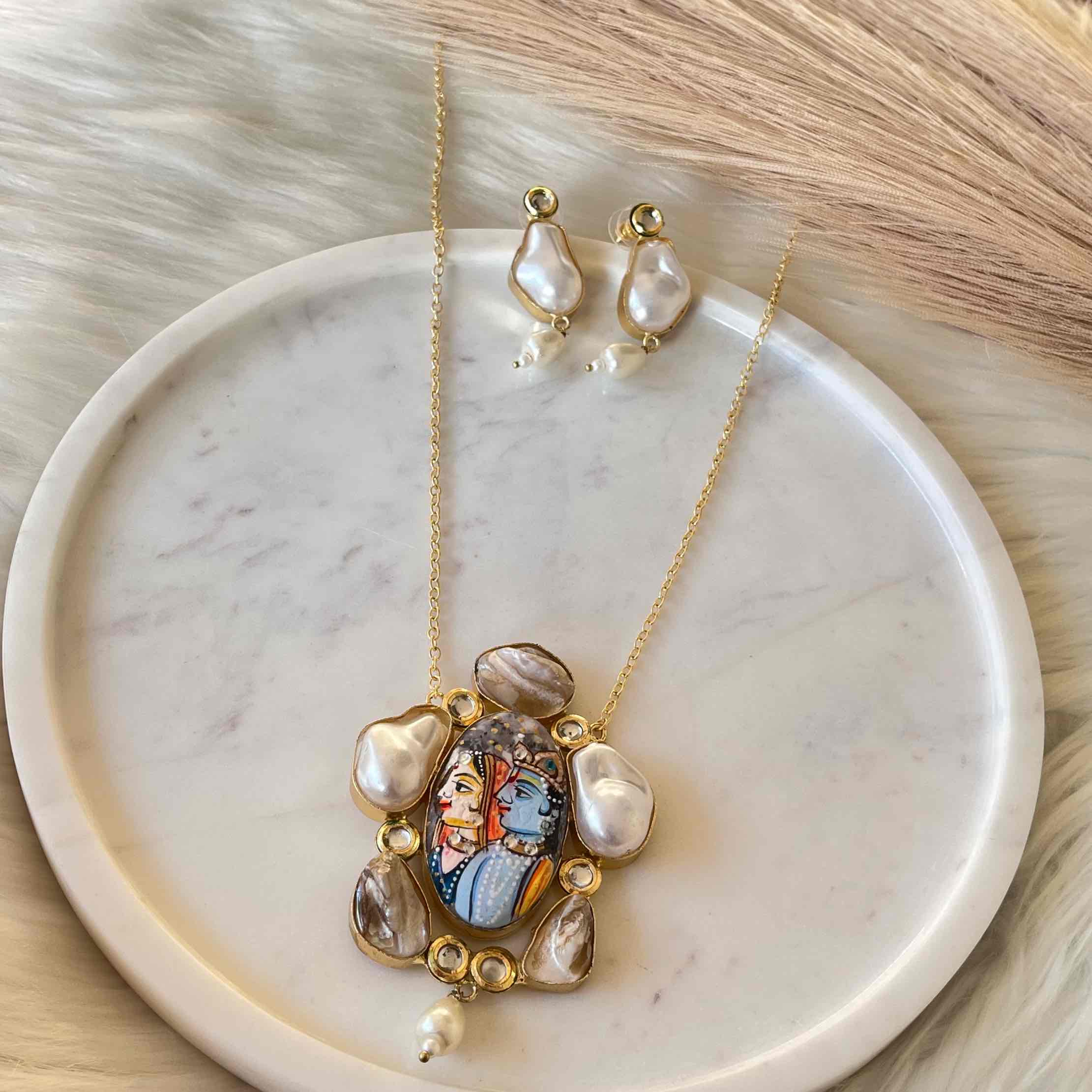 Raja- Rani Baroque Golden Necklace Set