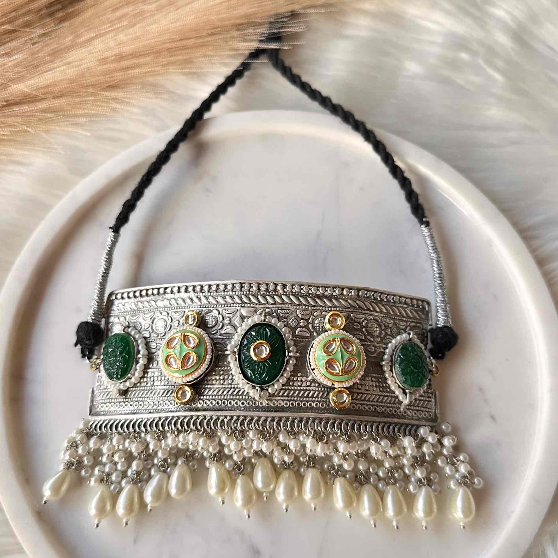 Green Temple Glow Silver Choker