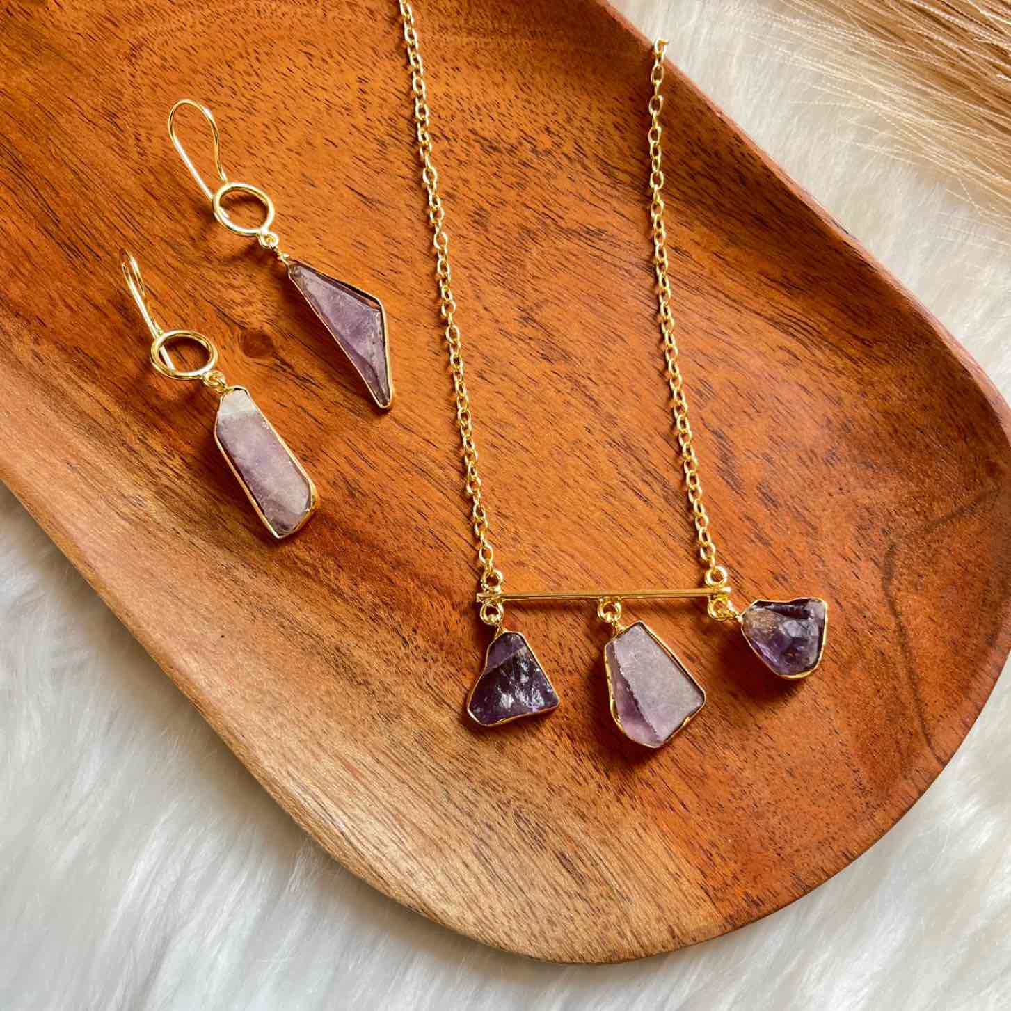 Lavender Natural Stones Golden Chain