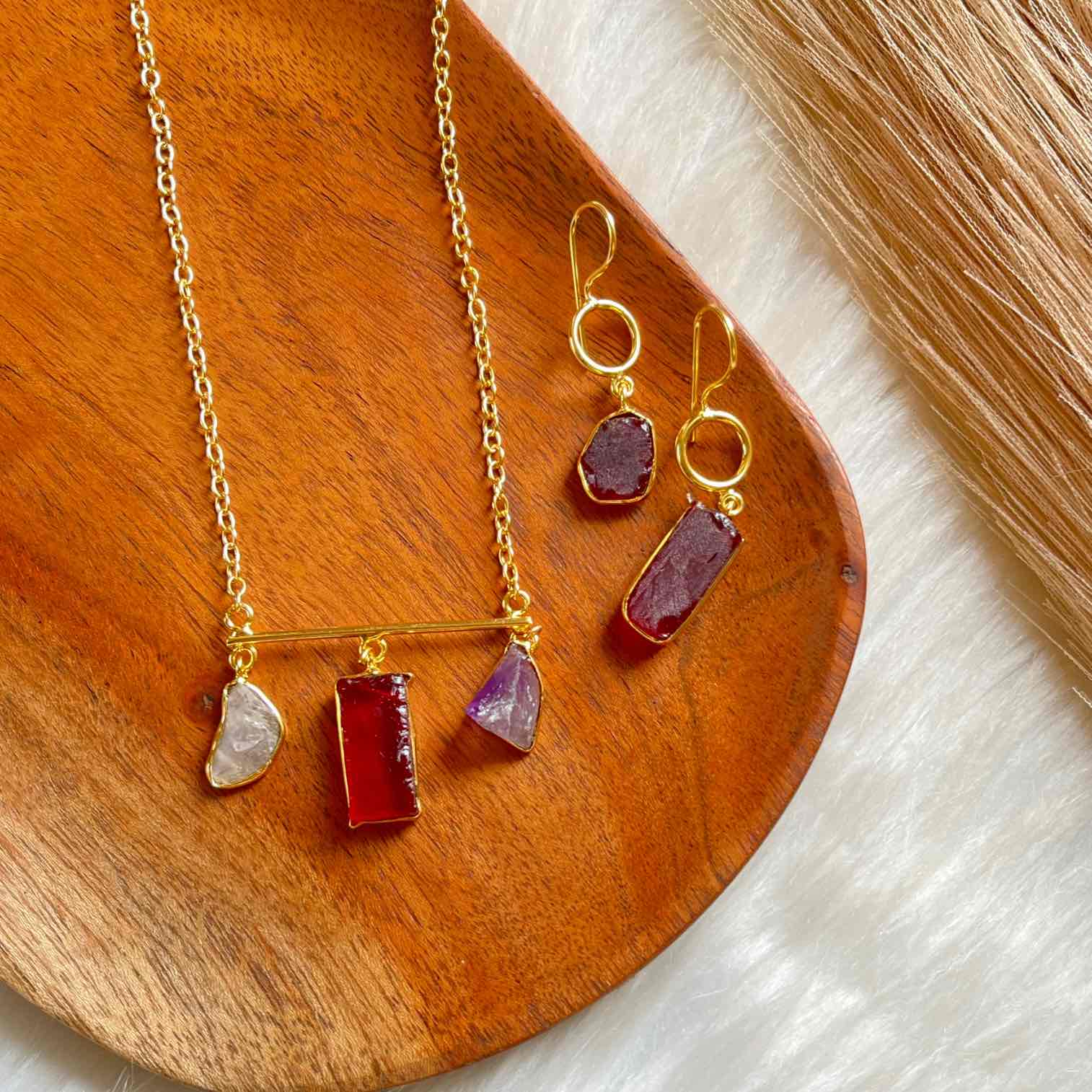 Red Natural Stones Golden Chain