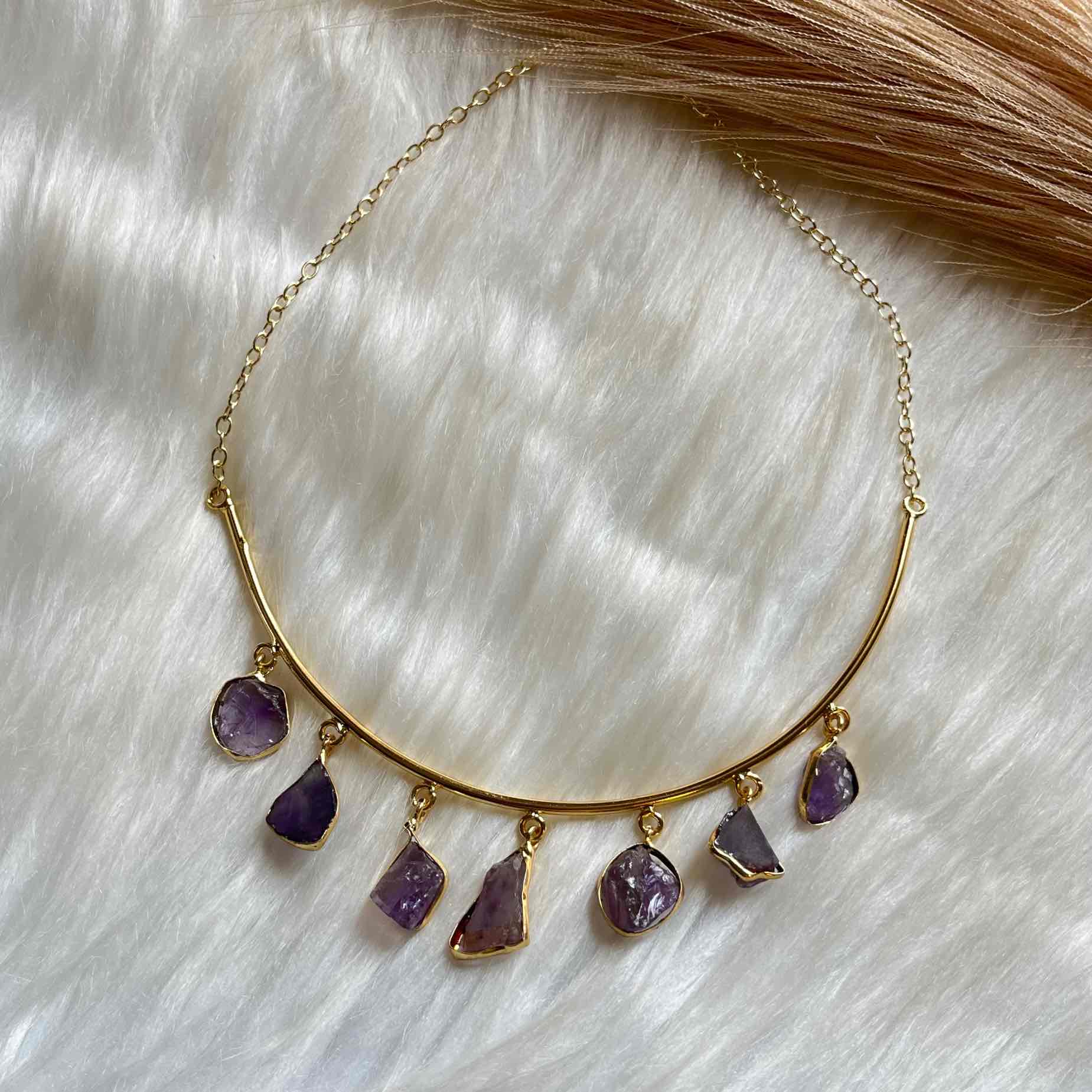 Lavender Natural Stones Hanging Golden Choker