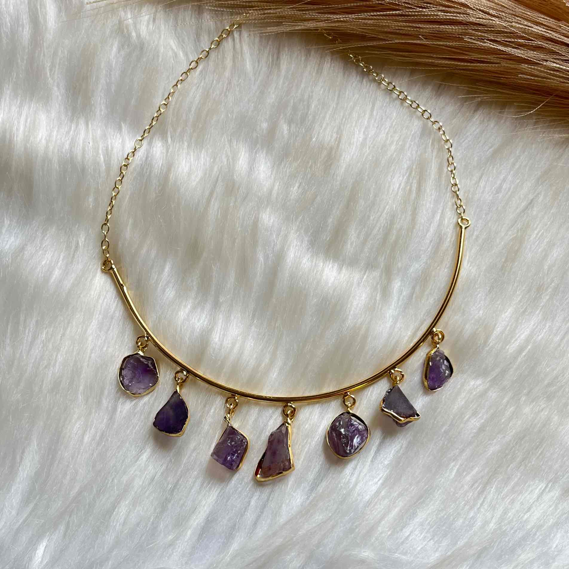 Lavender Natural Stones Hanging Golden Choker