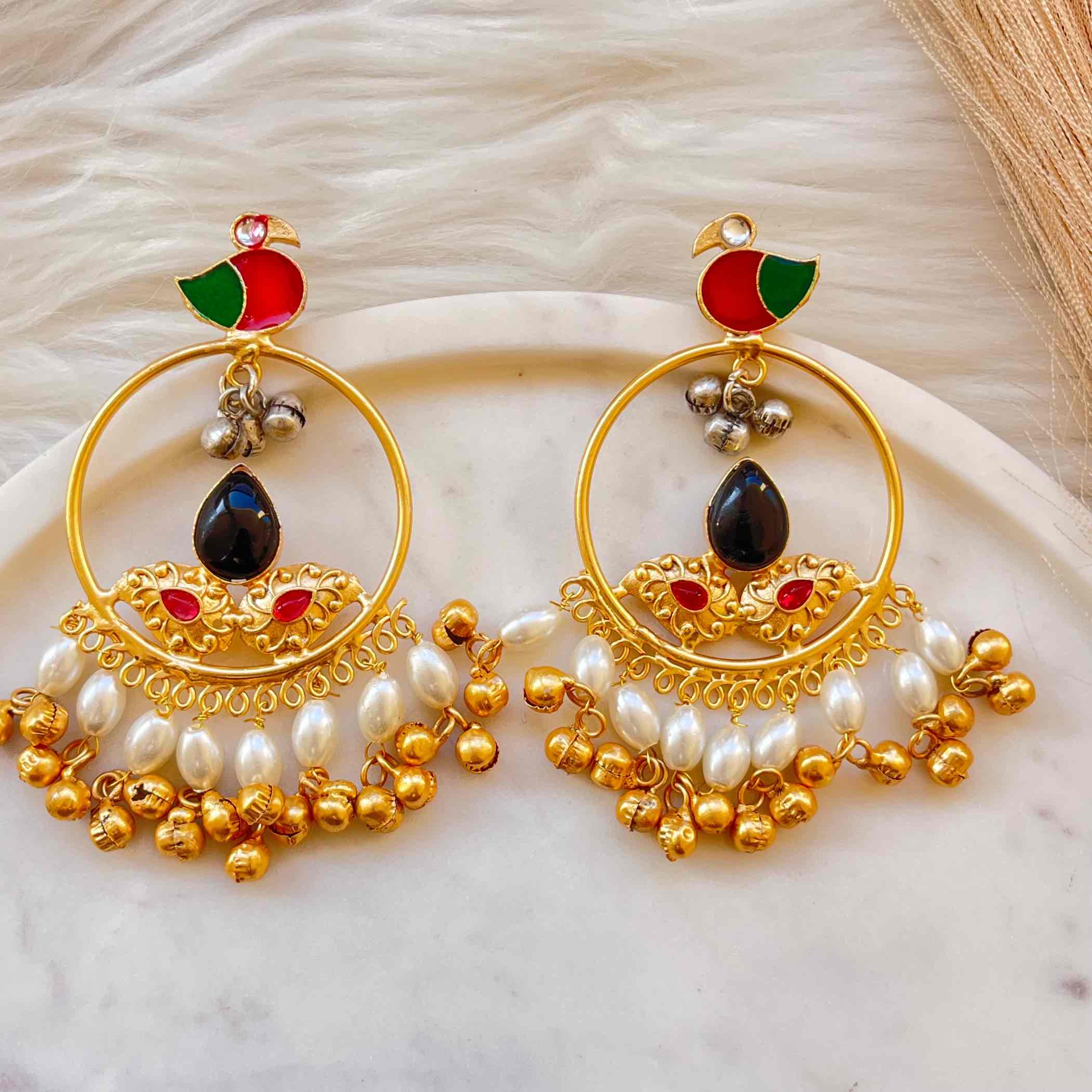 Black Round Chidiya Golden Fusion Earrings