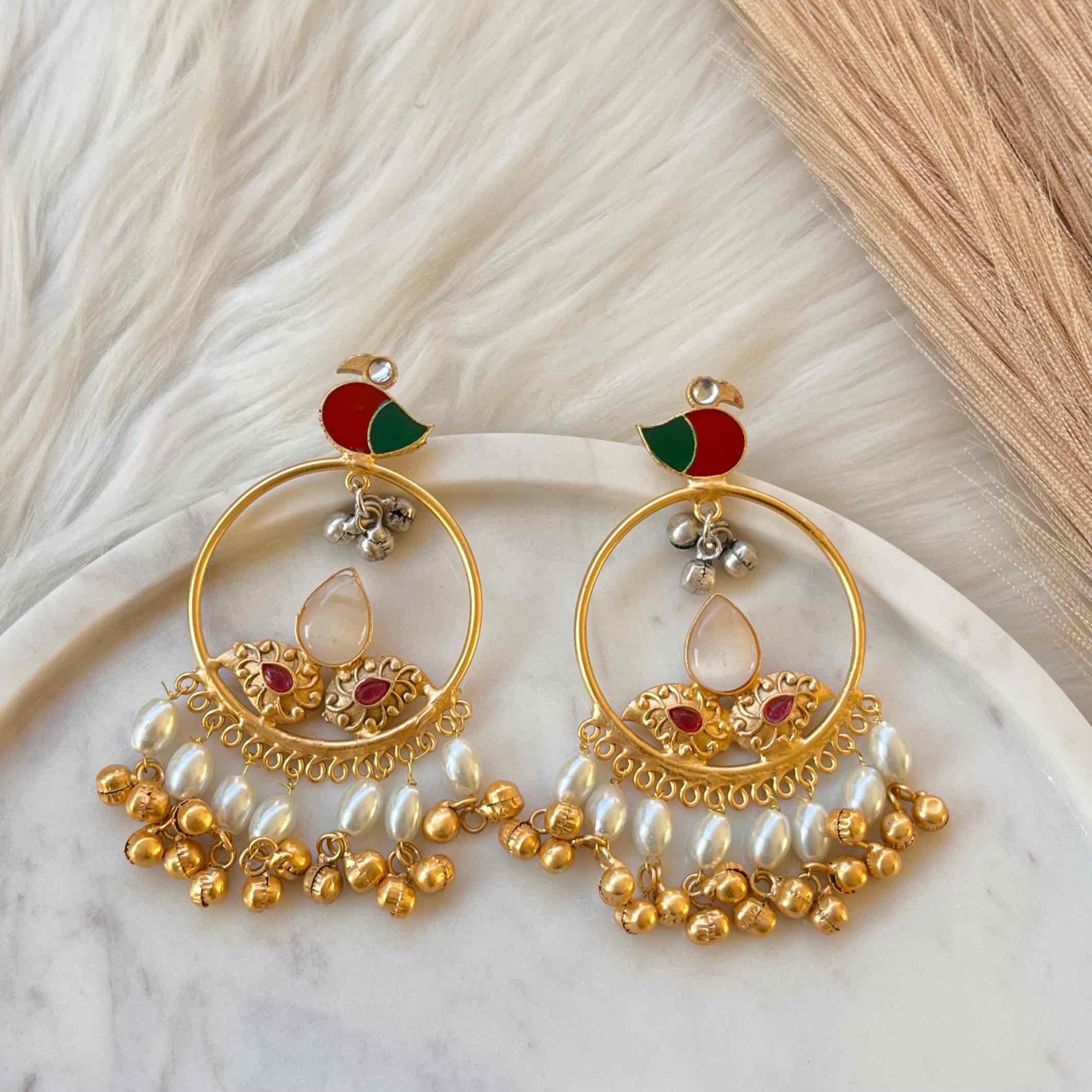 White Round Chidiya Golden Fusion Earrings